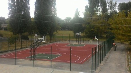 Смілянський тренер з баскетболу прагне побудувати в Смілі сучасний майданчик для цього виду спорту