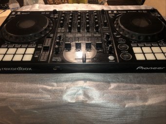 Продається Новий драйвер DJ Pioneer DDJ-1000 для Rekordbox в наявності Продається Новий драйвер DJ Pioneer DDJ-1000 для Rekordbox в наявності
